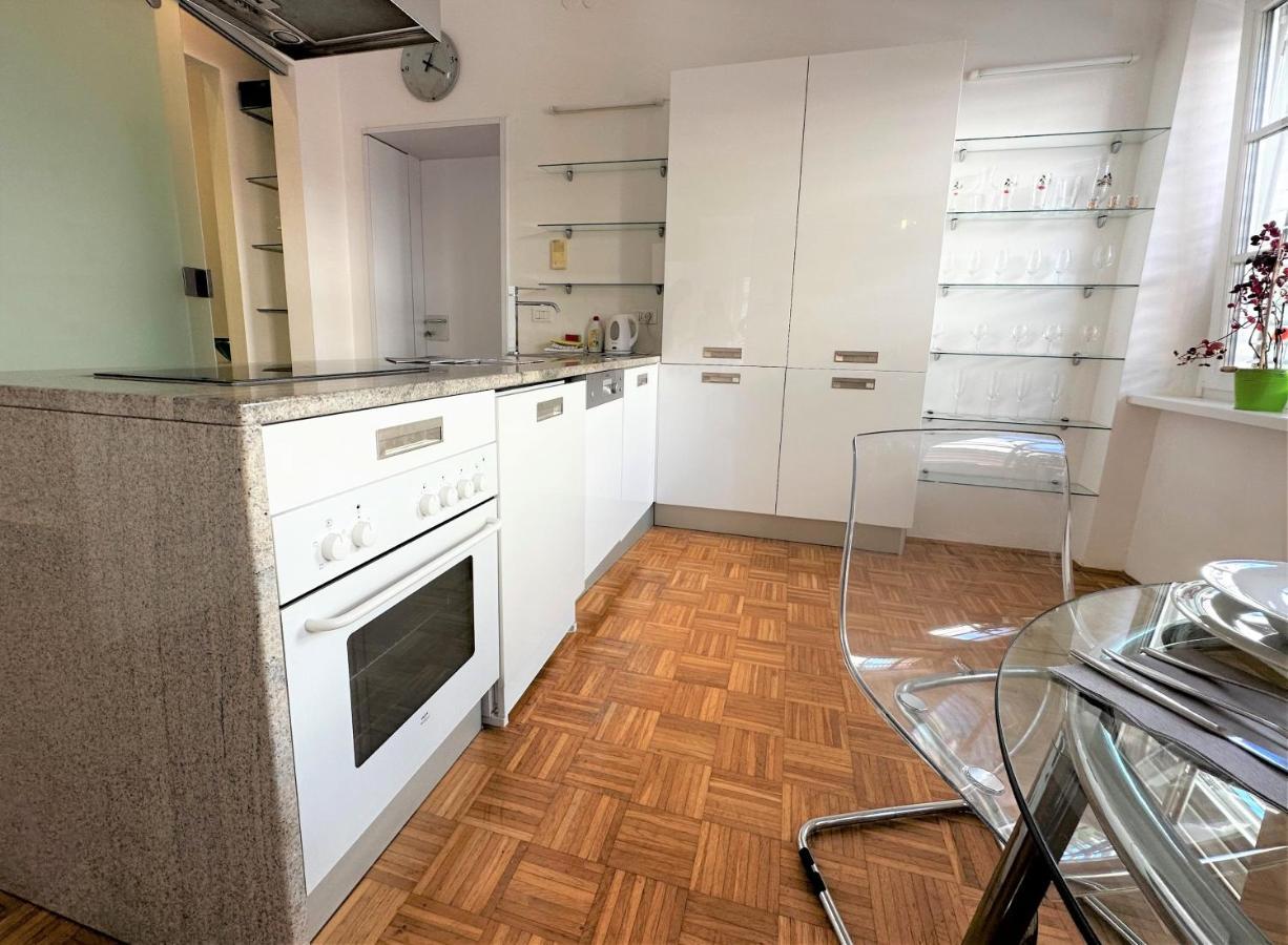 Charming Starry Night Apartment ลูบลิยานา ภายนอก รูปภาพ