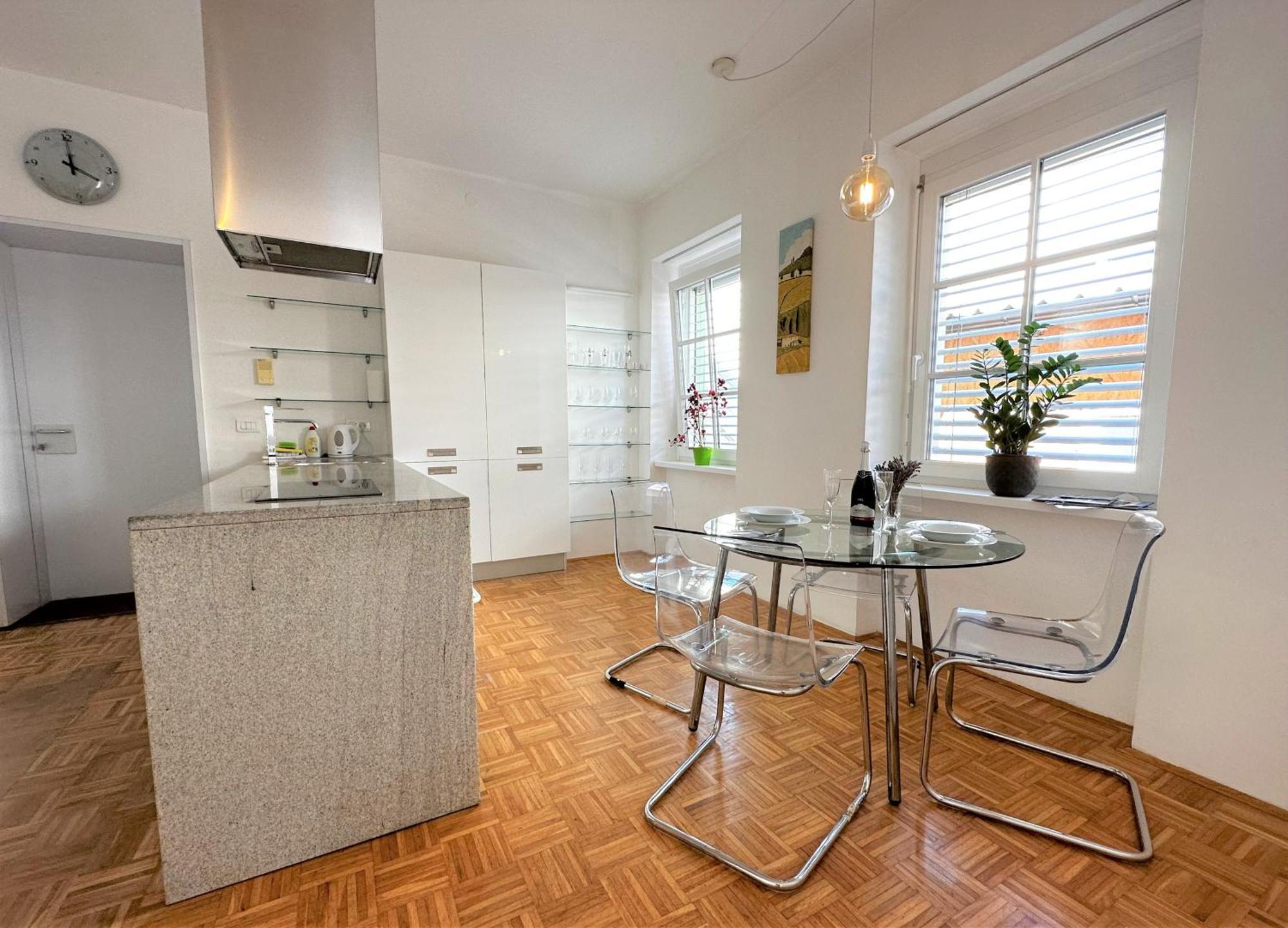 Charming Starry Night Apartment ลูบลิยานา ภายนอก รูปภาพ